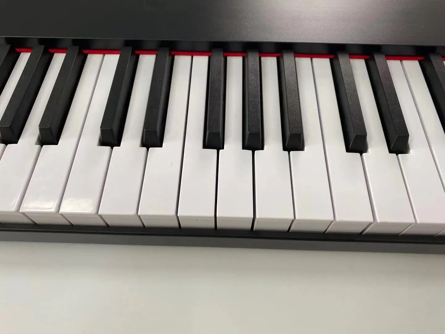 Quality Electronic Piano 88keys MIDI Rechargeable Battery Upright Piano For Beginners
