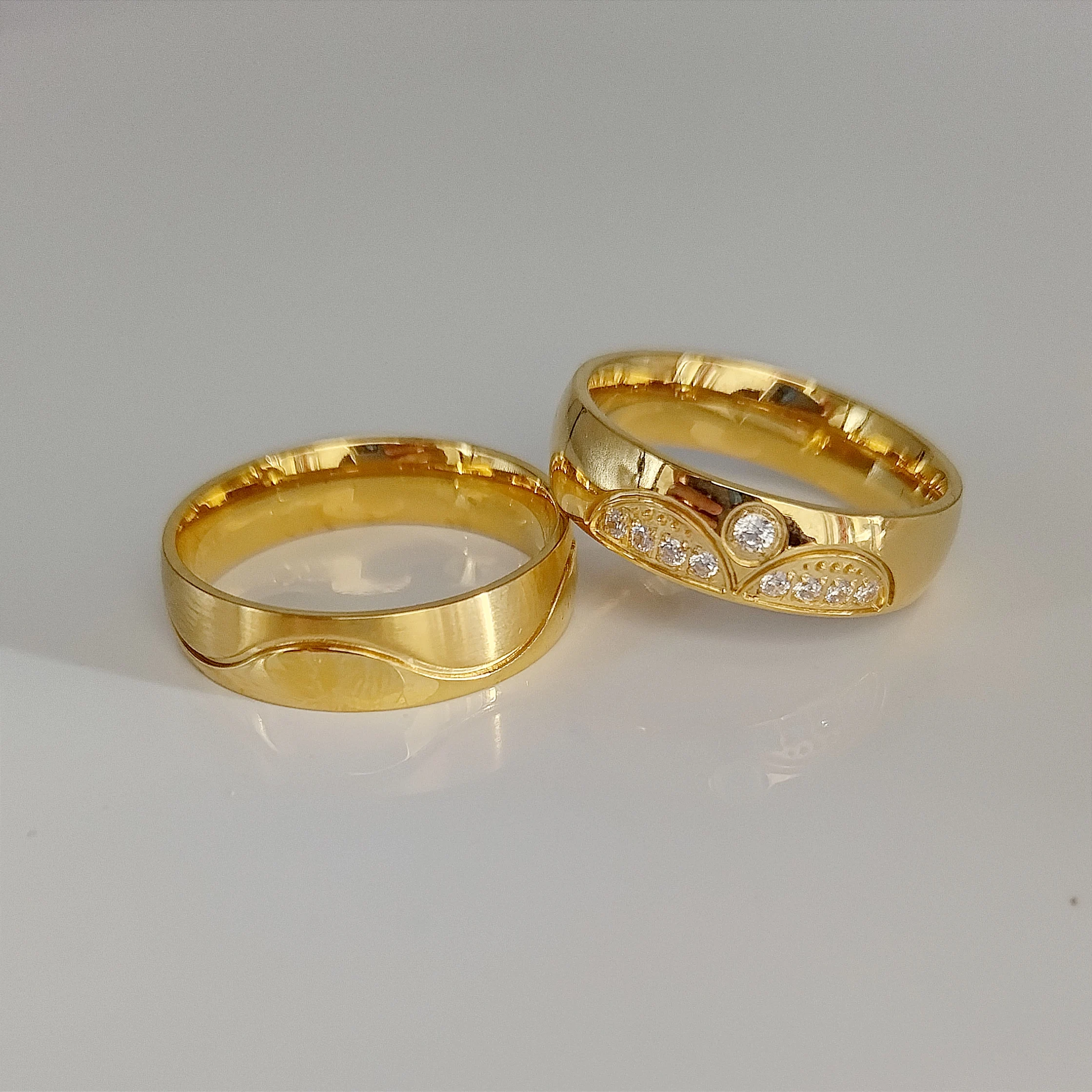

Crown Wedding Rings for Women Men Cz Diamond Western African 24k Gold Plated Love Alliance Proposal Set Stainless Steel Jewelry