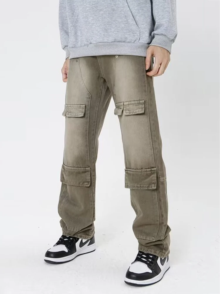 Рисунок 4 - Джинсовые брюки мужские с несколькими карманами