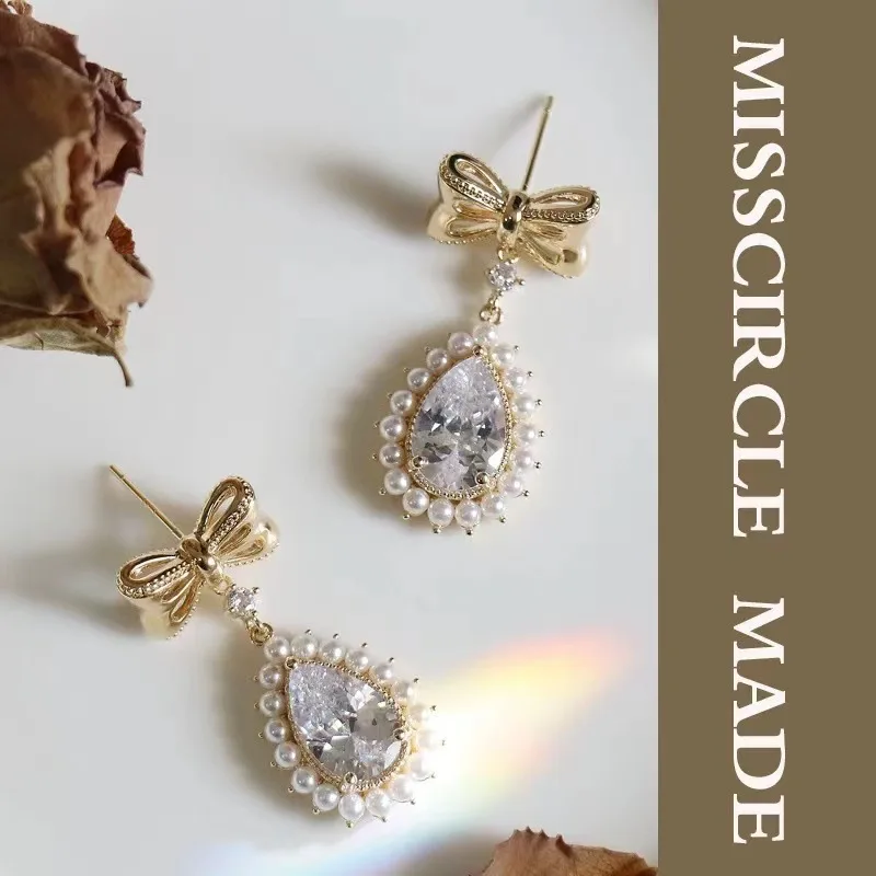 

Fresh and Sweet Water Drop Earrings, Women's Senior Sense, Gentle Bow Knot, Water Drop Earrings, Luxury Ear Accessories