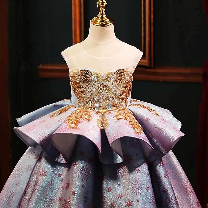 Рисунок 6 - Роскошные женские платья