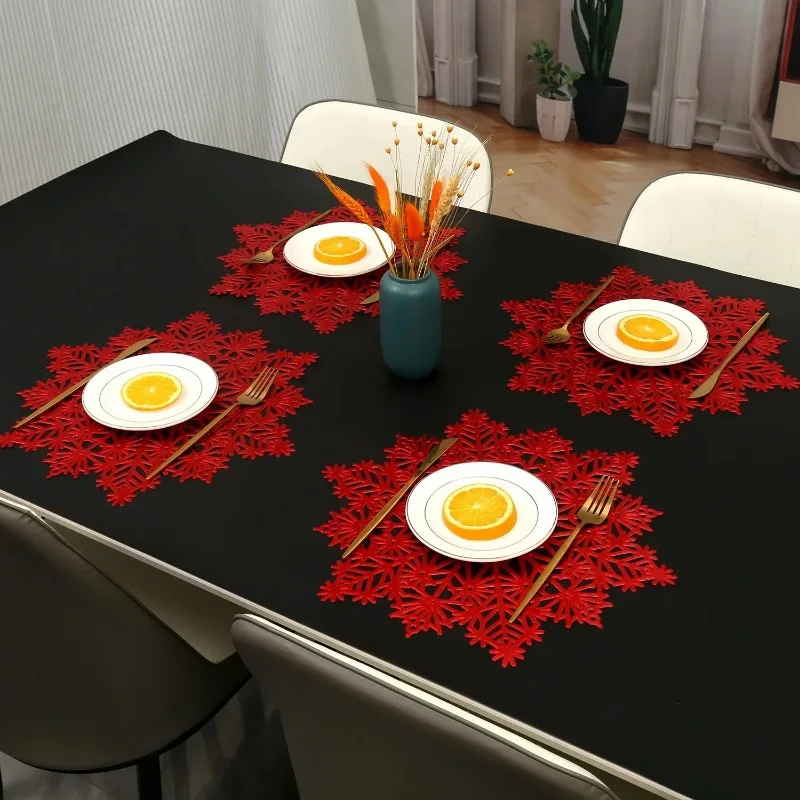 Christmas meal mat romantic snowflake PVC Christmas decoration Western food mat heat release waterproof oil proof insulation mat
