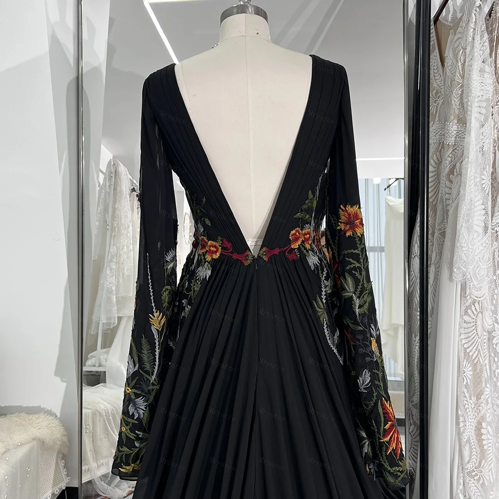 Mryarce Schwarzes Brautkleid mit langen Ärmeln, A-Linie, farbige, mit Blumen bestickte Brautkleider – Detail 8