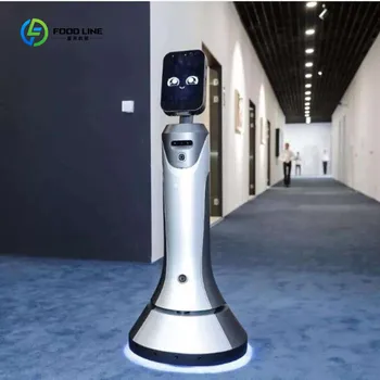 Vendita al dettaglio programmabile intelligente artificiale che serve il robot umanoide del cameriere domestico
