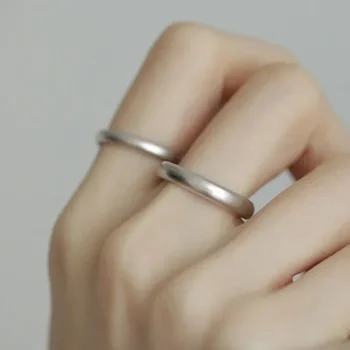 Anelli Rotondi Minimalisti Color Argento Satinati per Coppie, Gioielli alla Moda Regolabili, Accessori Geometrici Trendy