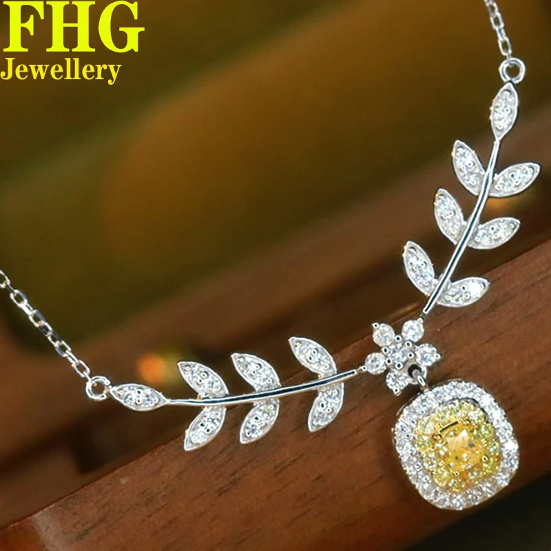 

18k Au750 Gold Natural yellow and white diamond 0.5Cara Necklace Wedding Party Engagement Anniversary Fashion Eleganc