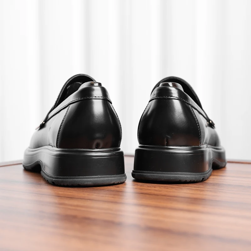 Neue hand gefertigte Leder High-End Business Casual Herren Übers chuhe mit einer dicken Sohle auf einem Fuß, um die Arbeits kleidung von lo zu erhöhen – Detail 9