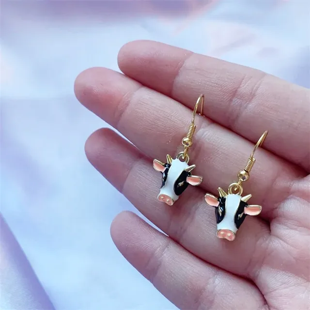 멋지고 기발한 검은색 및 흰색 에나멜 황소 머리 수공예 드롭 귀걸이, 18k 금 도금 후크, 암소 보석 선물, 1 쌍