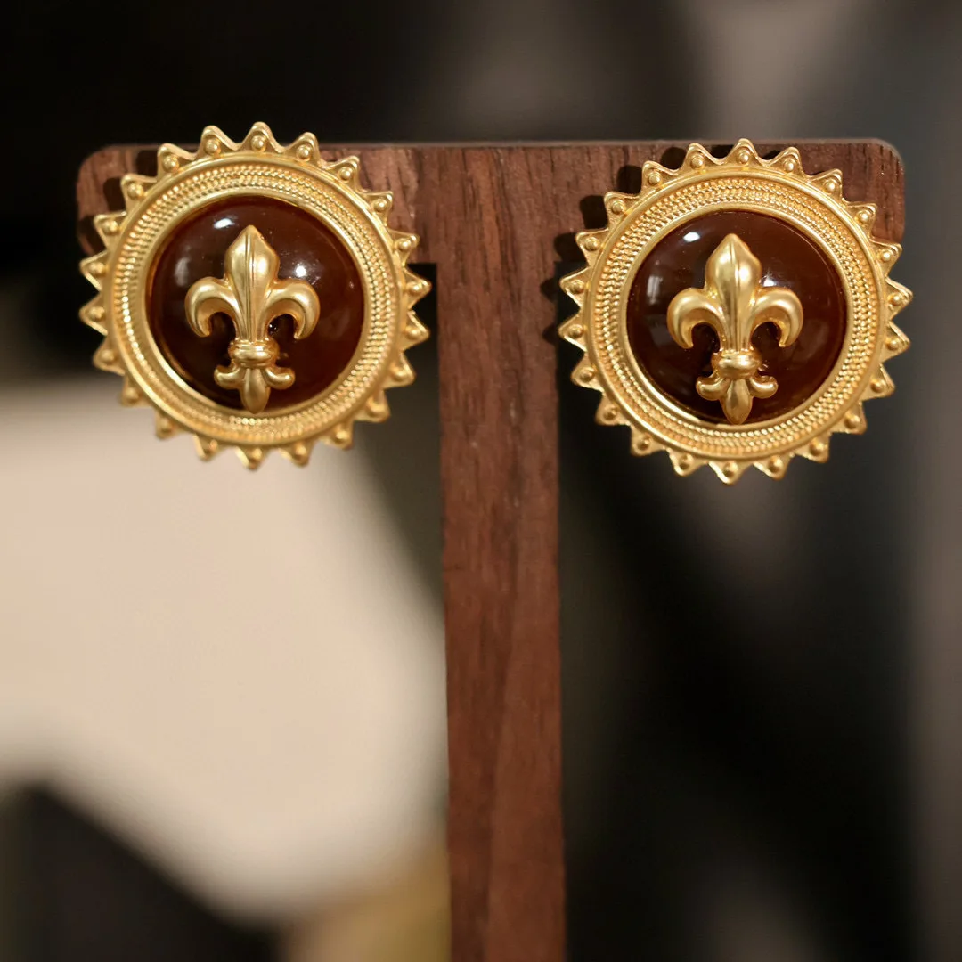 

Fashionable Classic French Round Anchor Vintage Ear Clip