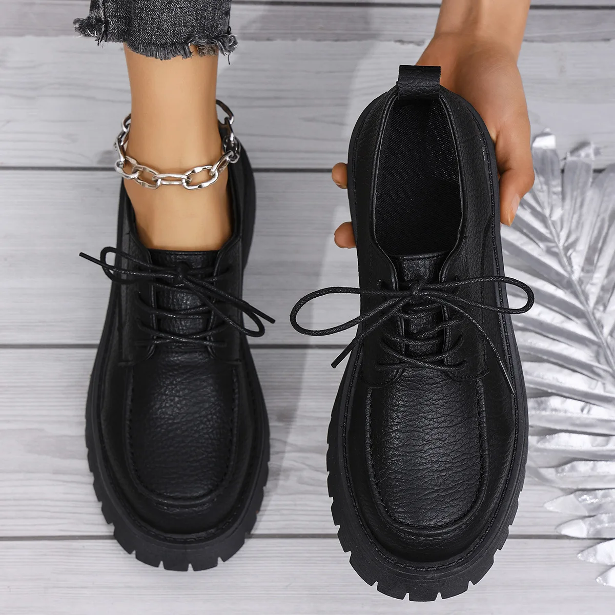 Large Size Thick-soled Loafers Women  Spring New Style Chunky Heel Retro Lace-up Professional Leather Shoes 2026