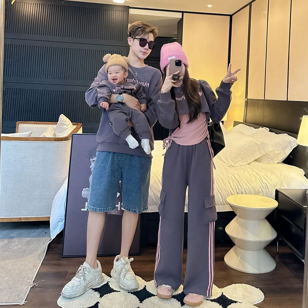 

Family Matching Clothing Korean Mother Daughter Three-piece Set Father Son Sweatshirts Baby Romper Women Outfits Mom Girls Suit