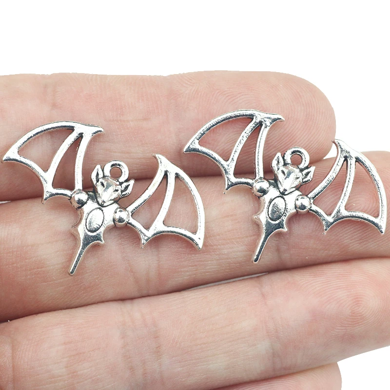 

10pcs/lot 23*33mm Hollow Out Bat Charm Antique Silver Color DIY Holloween Neckalce Bracelet Jewelry Finding