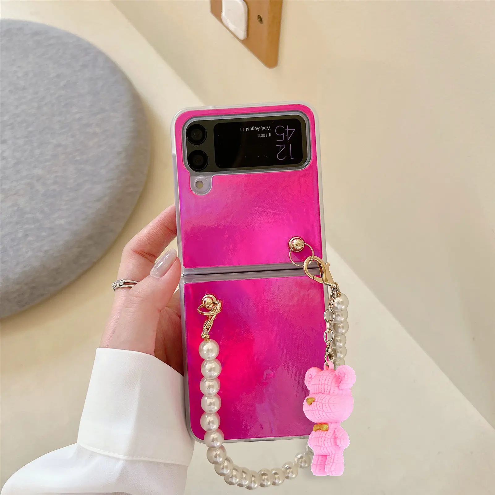 

For Samsung Galaxy Z Flip 4 5G Luxury Aurora Colorful Case with Pearl Chain Bear Pendant Laser Gradient Bling Anti-Drop Cover