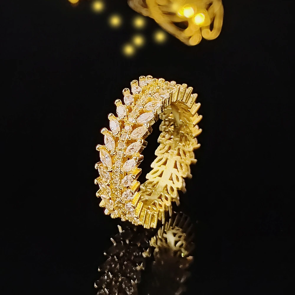 Elegant Vintage Gold & Silver Eternity Wedding Band for Women & Men - Perfect Gift
