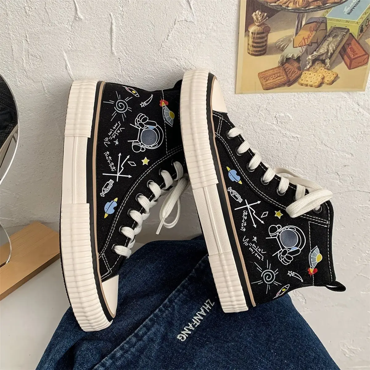 Astronaut Cartoon Print Women Canvas Shoes New High-top All-match Lace-up Ladies Sneakers Outdoor Leisure Flat Vulcanized Shoes