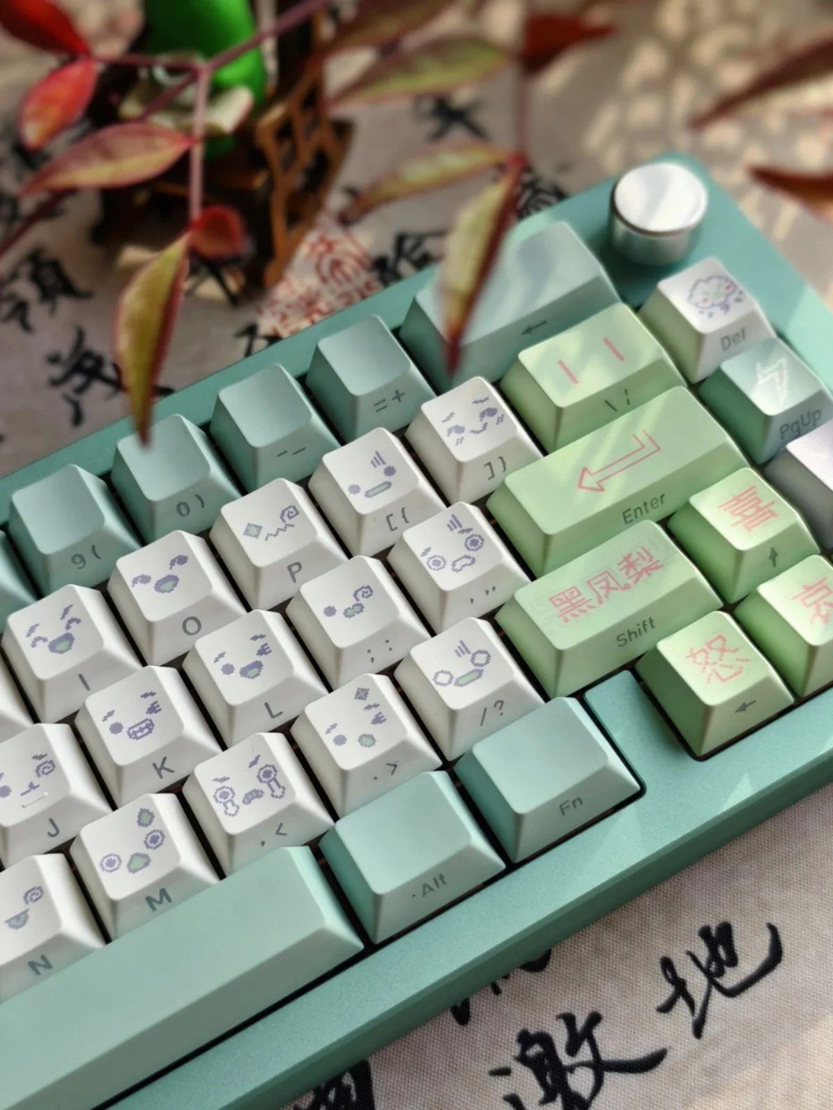 

139Keys White Green Expression Cute Keycaps Emotional Era Keycaps Cherry Side Engraved For Mechanical Keyboard Keycaps
