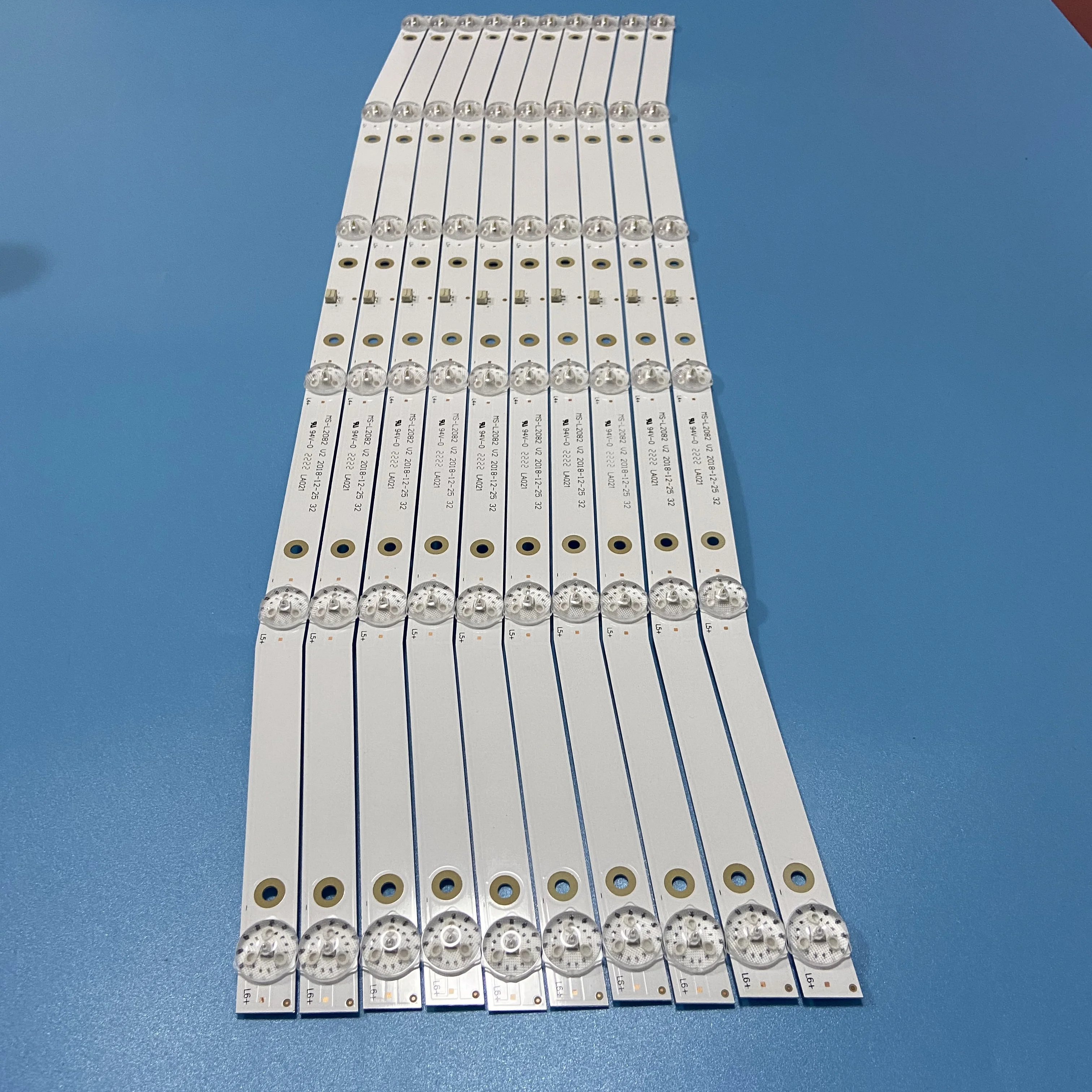 

1LOT 2PCS New 32 s1a LCD MS - L2082 R72-32 d04-029-13 backlit LED TV light bar