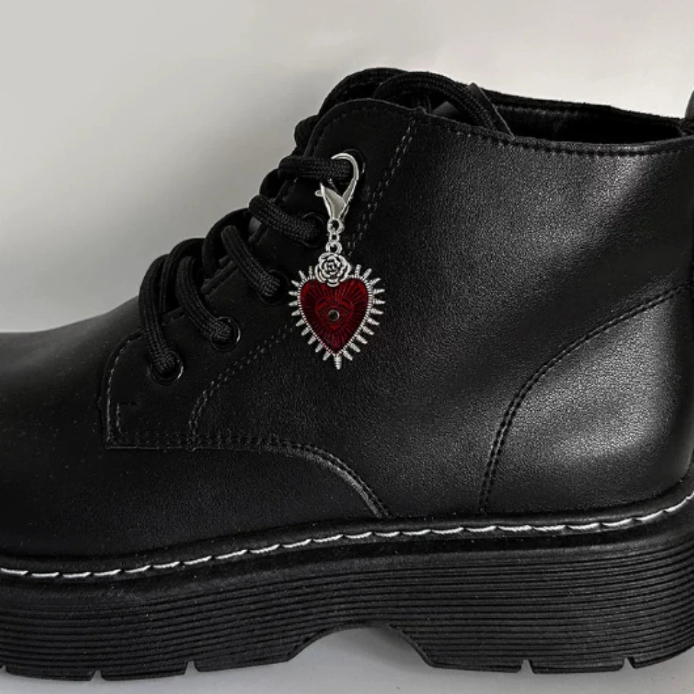 Y2K Gothic Style Angel Wing Rose Heart Cross Shoe Boot Pendants Suitable for Parties And Daily Wear Personalized DIY Decorations S69c0b6e448ea4b38981adb526565e27f7