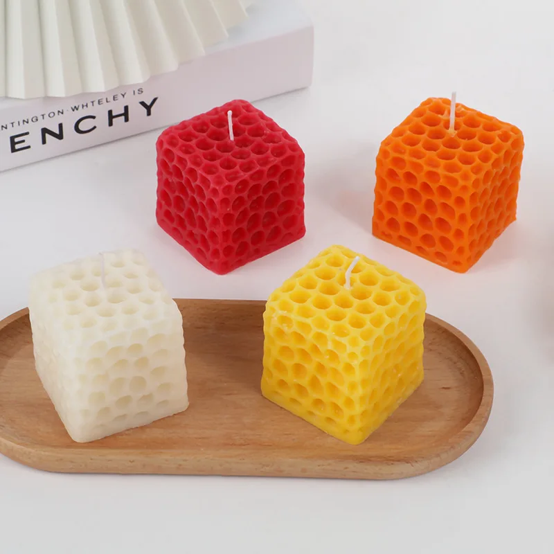 

4 PCS Honeycomb Aromatherapy Candles Home Party Wedding Decoration Red Aromatic Fragrant Candles Air Freshener New Year Gift