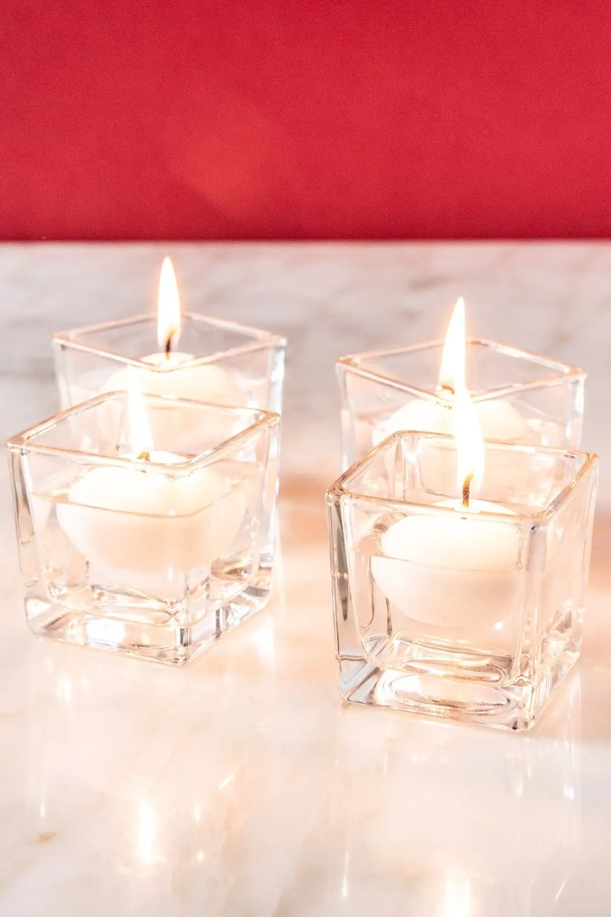 

4 Square Glass Cube Candle Holders And 4 Floating Candles Decorative Christmas Scented Gifts Home Office Design Yoga Relaxation