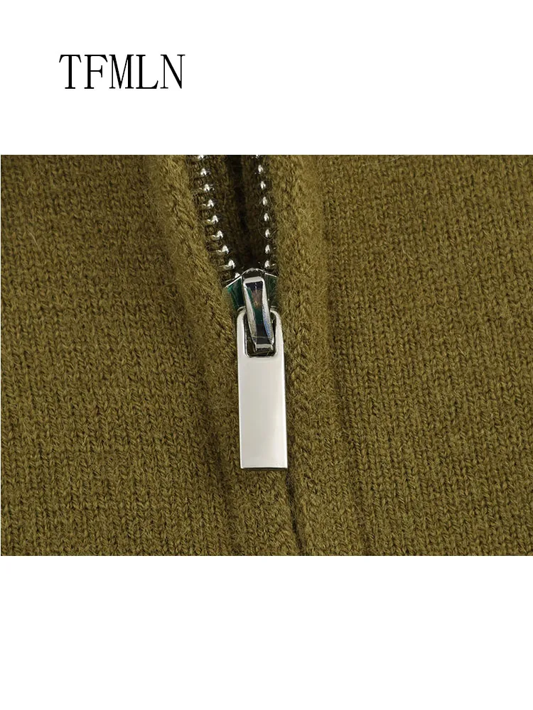 Causal 2025 Autumn Winter Women Knitted Sweaters Simple Turn Down Collar Zipper Cropped Cardigan Tops Retro Pockets Street Coats