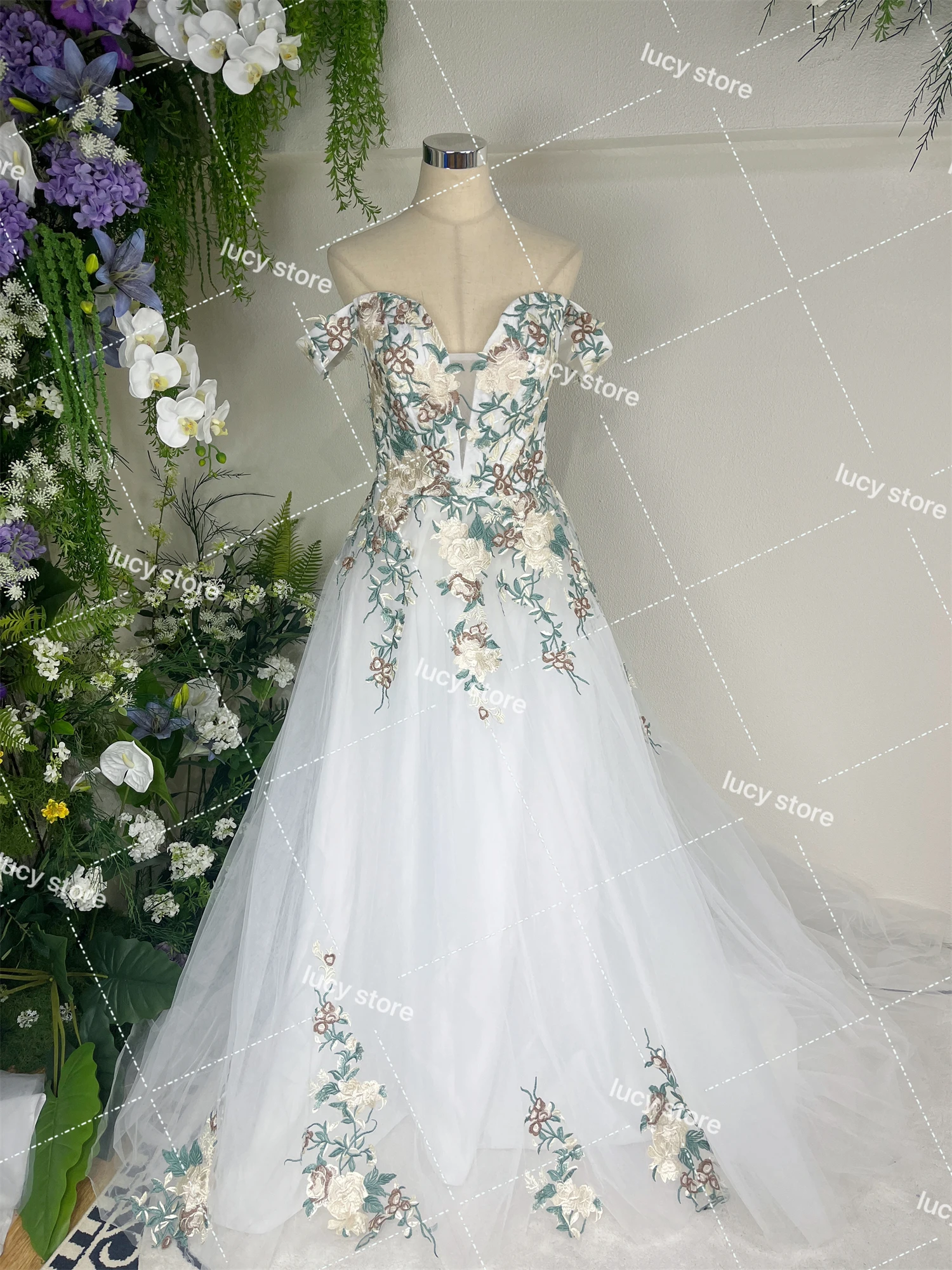Lucy Customized Plus Size Wedding Dress Women Floral Fabric