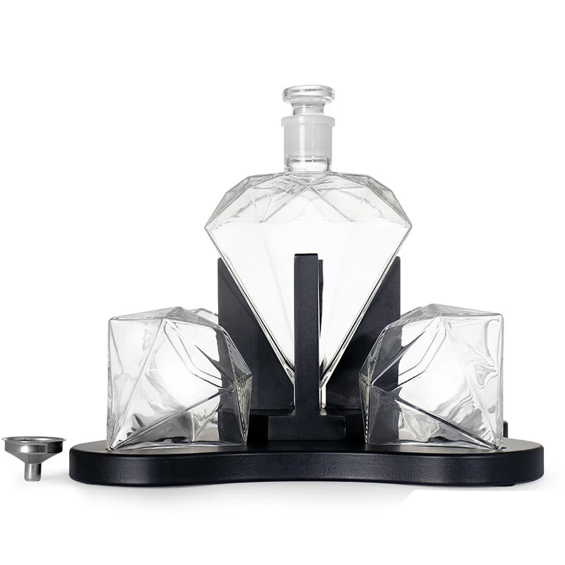 Diamond Shaped Whiskey Decanter with 4 Diamond Glasses, Beautiful Mahogany Wooden Holder Liquor, 750ml, 1 Set