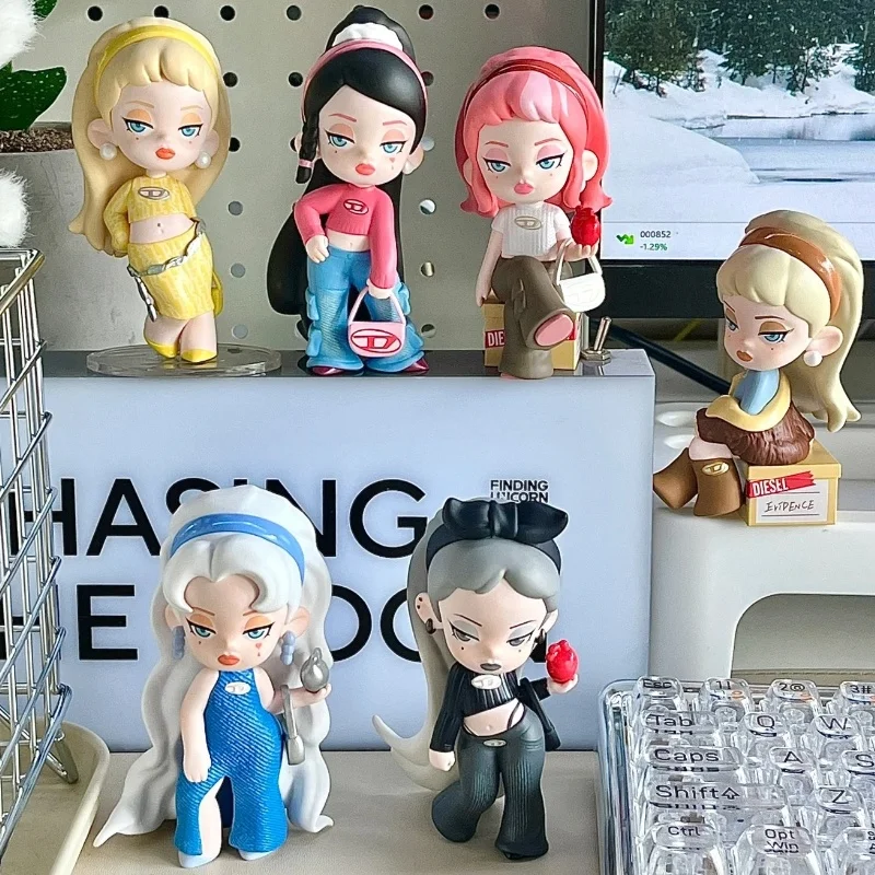 

Original Dolores Blind Box Anime Figure Cute Diesel Autumn/Winter Limited Secret Box Hand Model Doll Display Decoration Gift