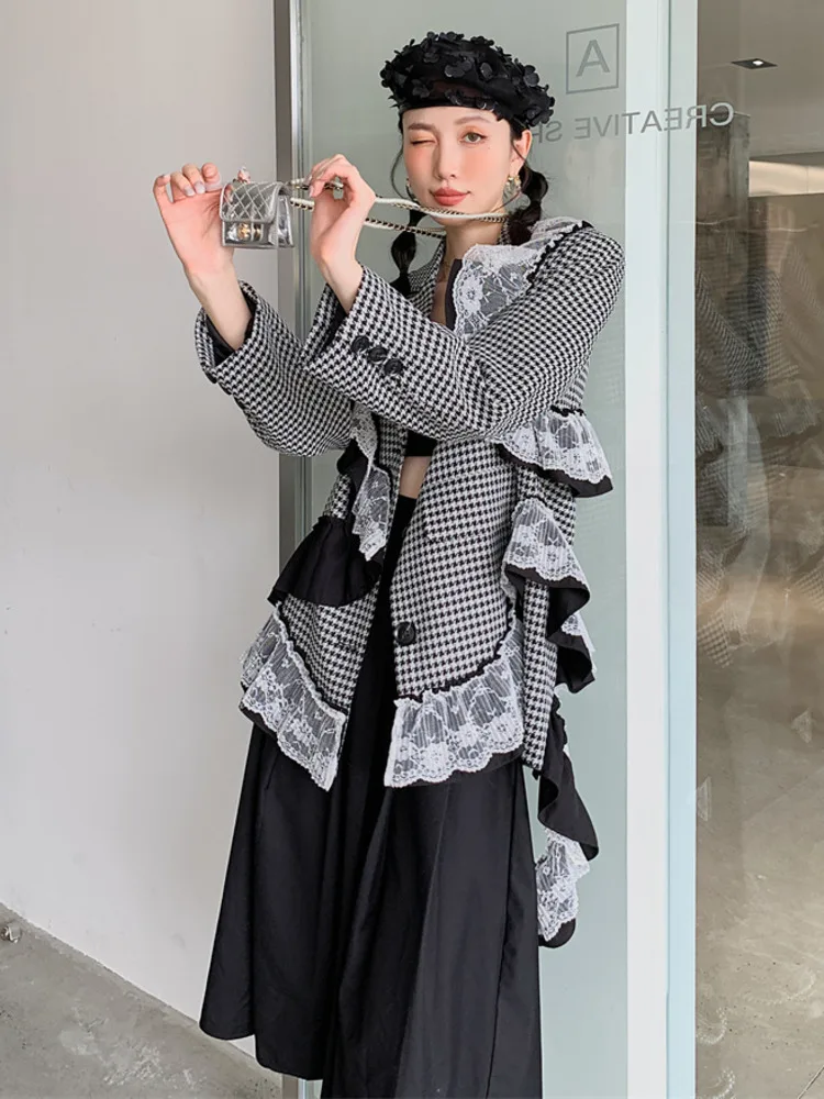 Рисунок 6 - Дизайнерский блейзер в клетку с