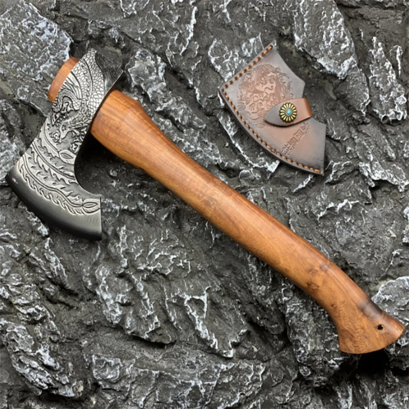 The dragon and phoenix axe head is made of pear wood, which is incredibly smooth and has a first-class ergonomic feel 6
