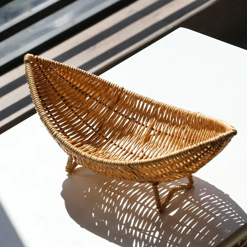 Rattan Fruit Bowl Tray for Coffee Table Woven Sundries Basket Rattan Fruit Tray Crecent Shape Basket Plastic Rattan Egg Basket