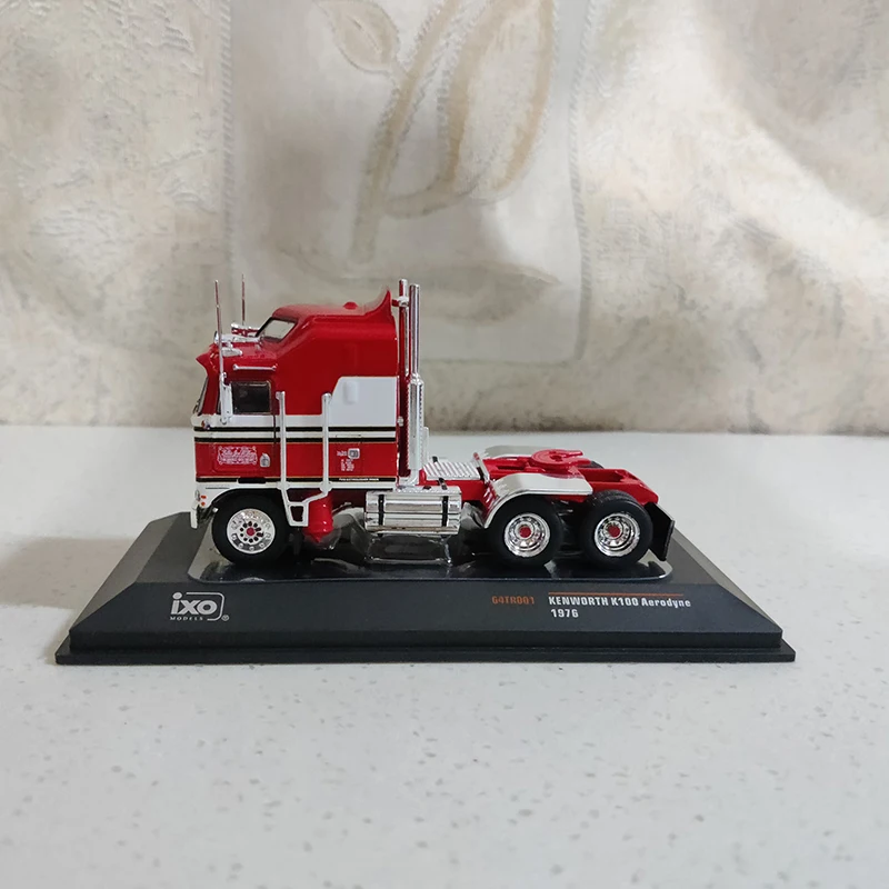 IXO ダイキャスト 1:64 ケンワース K100 エアロダイン 1976 トラック