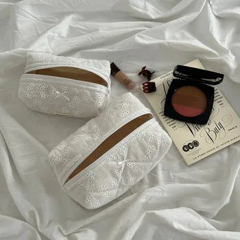 1 Piece Ins Fashion Makeup Case Elegant Simplicity Sweet Floral Lipstick Bag Portable Large Capacity Earphone Cable Storage Bag
