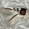 1 Piece Ins Fashion Makeup Case Elegant Simplicity Sweet Floral Lipstick Bag Portable Large Capacity Earphone Cable Storage Bag 1