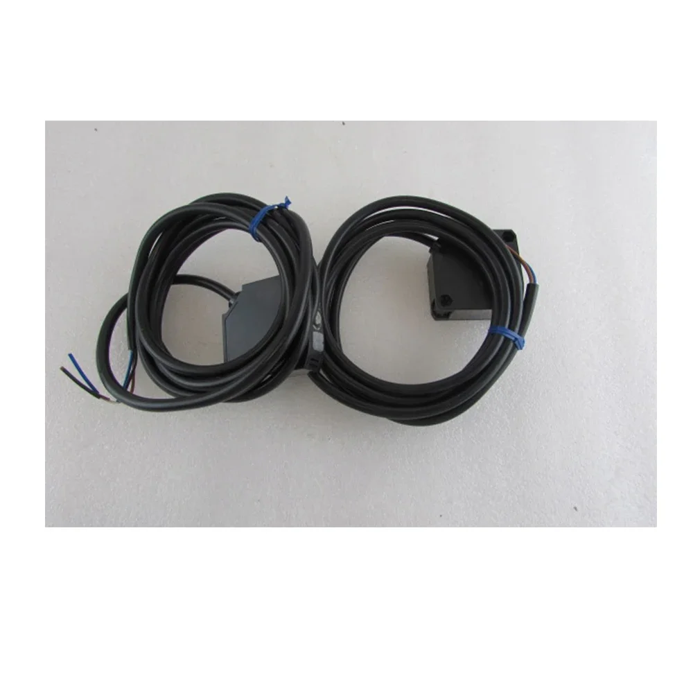 

Original photoelectric sensor E6A2-CS3E 200R/P