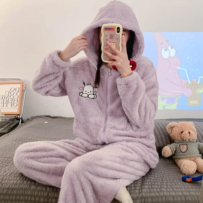 

Pochaccos Sanrio Kawaii, плюшевые пижамы с капюшоном, комплекты из кораллового флиса для студентов, милая теплая Домашняя одежда с аниме для девочек, рождественские подарки