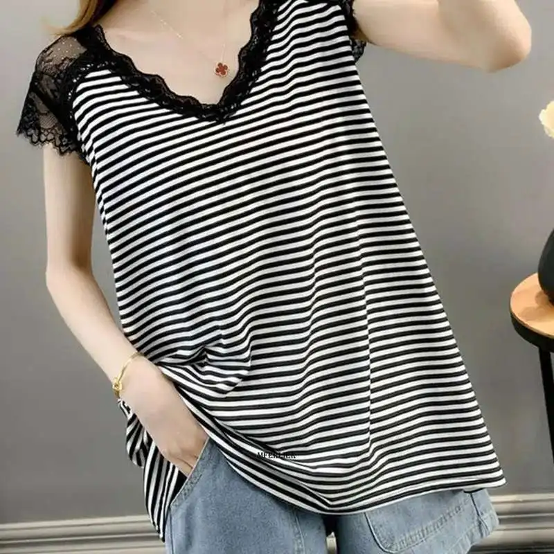 

Large T Shirts 4XL 150kg Women Stripped Tees Summer Lace Short Sleeve Casual Tops Black V Neck For Women