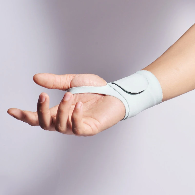 1PCS Gym Sports Wristband Carpal Protector Breathable Injury Wrap Band Strap Adjustable Wristbands Breathable Bracer