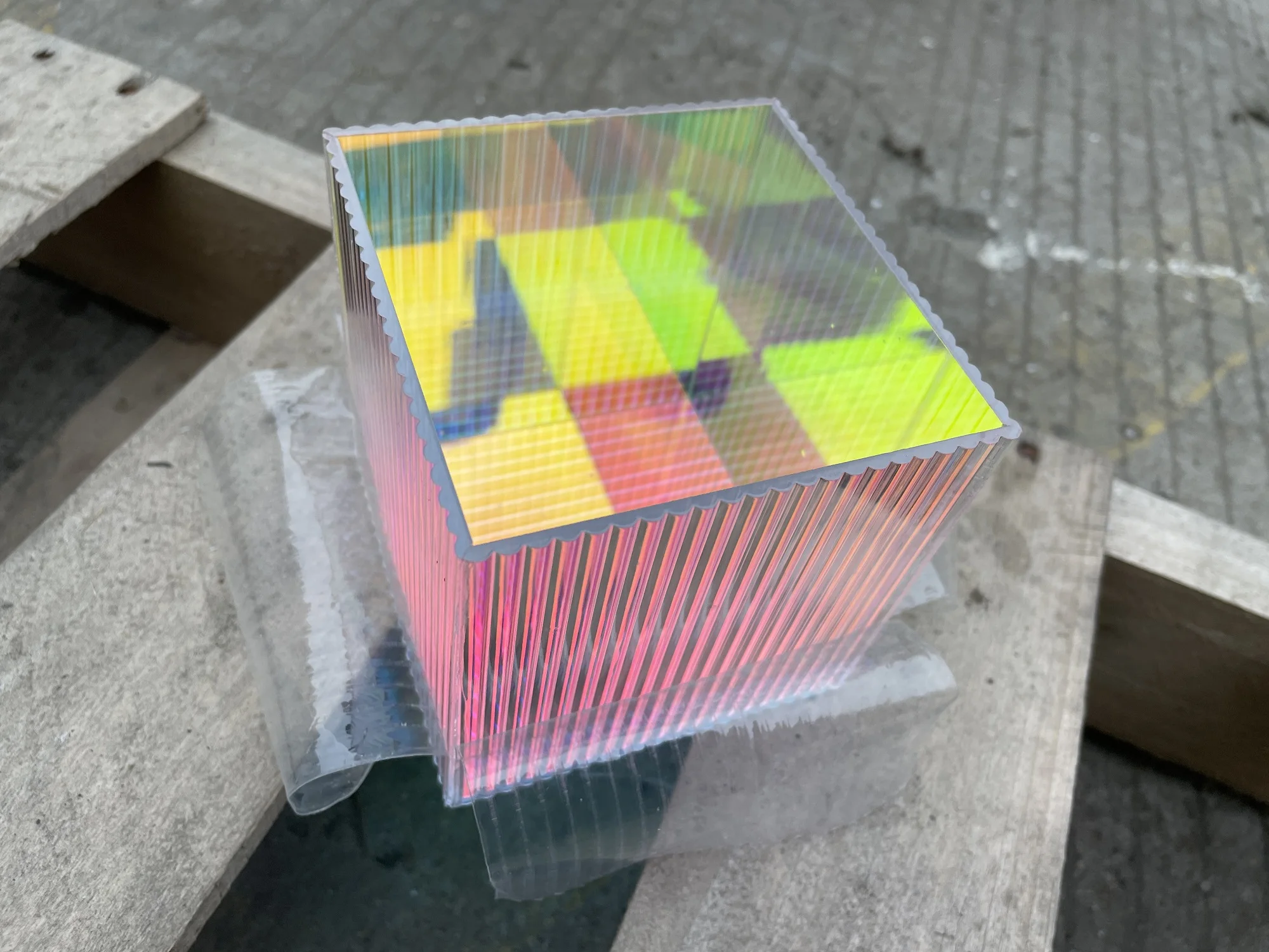 10*10*10CM Iridescent Rianbow Colorful Acrylic Display Box Cube for Game/Desk/Home Decor,Lovely Small Gift and Jewelry