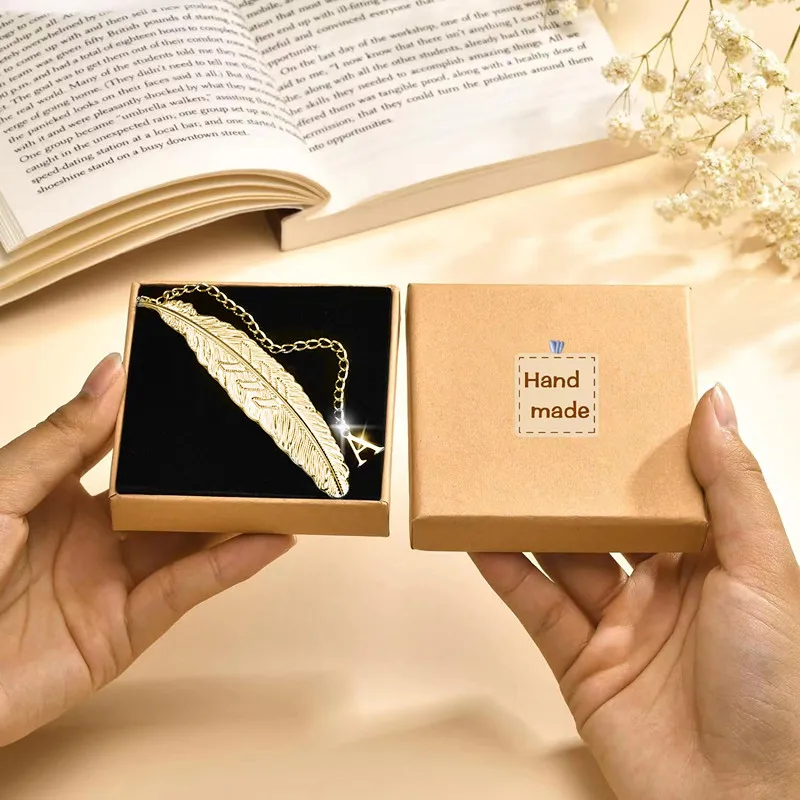 26 글자 금속 깃털 책갈피, 독특한 생일 선물, 교사 감사, 부모 선물, 여성 독자, 책 애호가