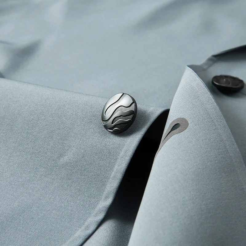 

K-Wear a loose casual suit over a work suit