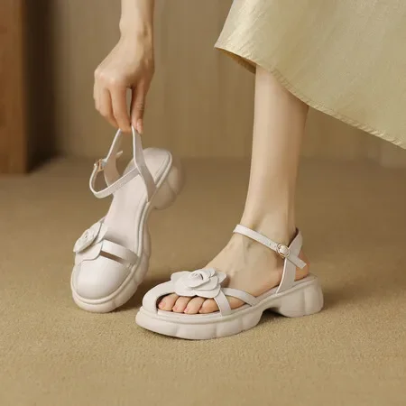 

2024 New Summer Women Sandals for Girls Leather Cuts-out Sandals Cute Flower Soft Sole Fashion Sandal Girl