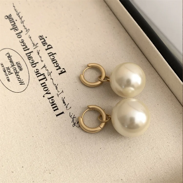 French Retro Temperament Exaggerated Imitation Pearl Metal Dangle Earrings For Women Fashion Elegant Jewelry Party Gifts