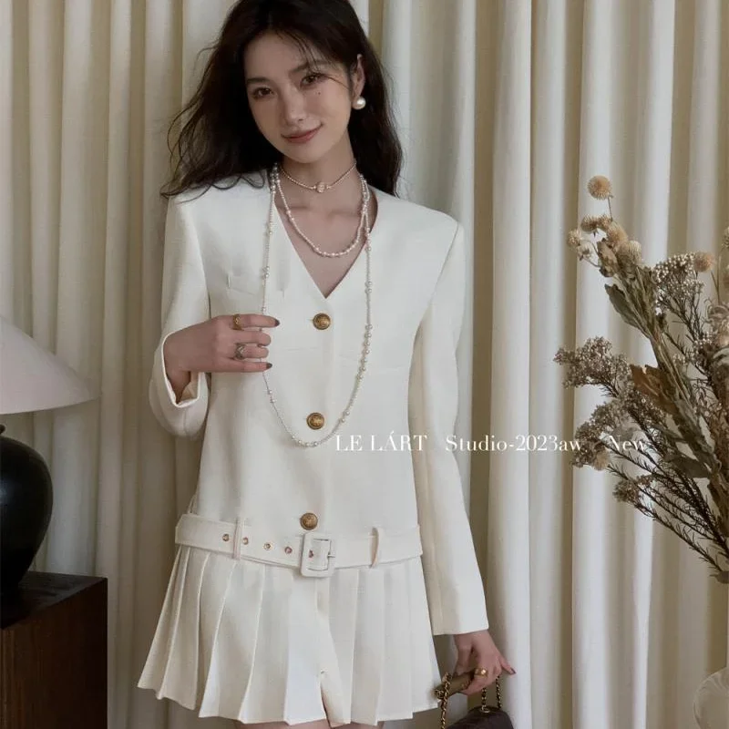 

French Temperament Suit Pleated Skirt Female Autumn New Korean Version of Niche V-neck Design Sense of Small Fragrance Dress