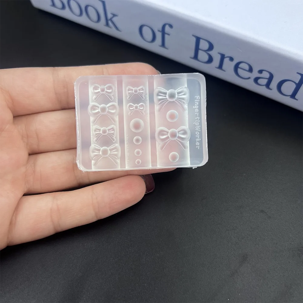 5x4cm 3D 귀여운 리본 실리콘 네일 몰드 재사용 가능한 리본 참 네일 조각 스텐실 템플릿 네일 아트 조각 몰드 네일 도구*1개