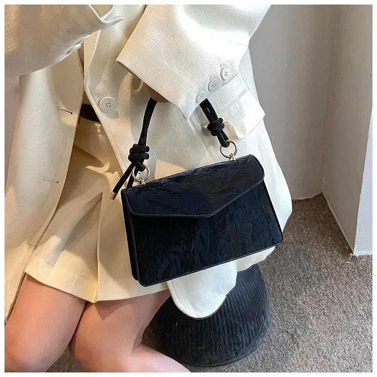 Fashionable Minimalist Small Square Bag Women's Crossbody Bag Versatile Shoulder Bag Popular New Style for All Seasons