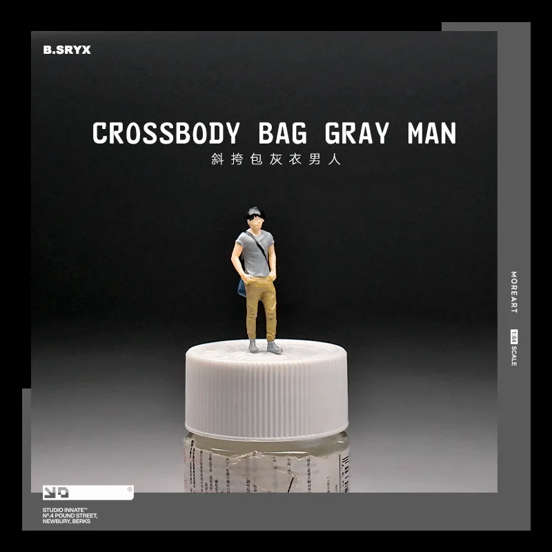 

1/64 Man With Bag Mini Macro Photography Sand Table Figure Display Collection Decoration