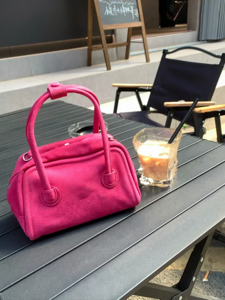 

Korean Style Niche Brand Boston Bowling Bag 2024 Popular Large Capacity Cowhide Handbag Women Trend Vintage Crossbody Pillow Bag