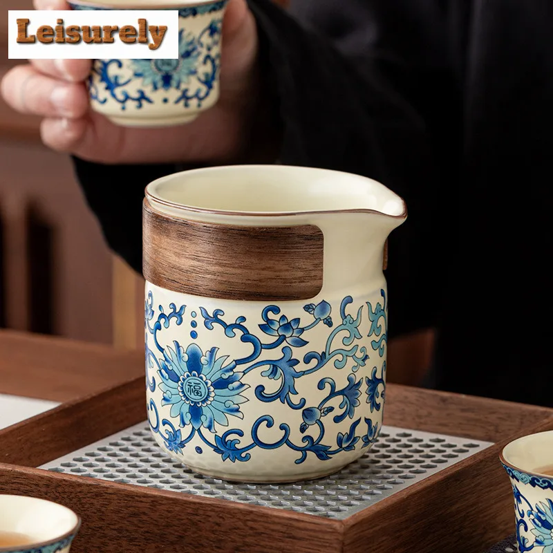 250ml Ru Kiln Wooden Handle Handheld Tea Pitcher Tea Divider ChaHai Dispenser Justice Cup Fair Mug Teaset Craft Accessories Gift