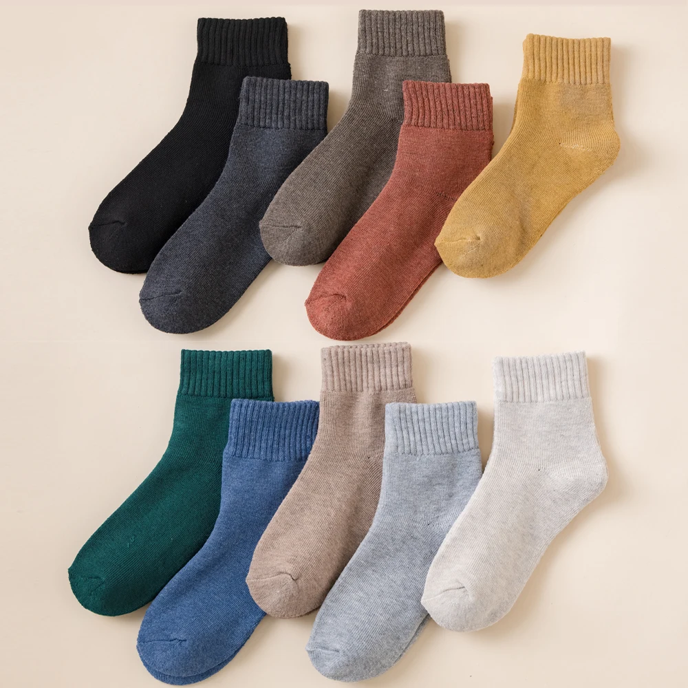 New Winter Vrouwen Socks Dikke Warme Effen Kleur Wol Harajuku Retro Koude Slip Mode Toevallige Kasjmier Modieuze Sokken 1-Pair